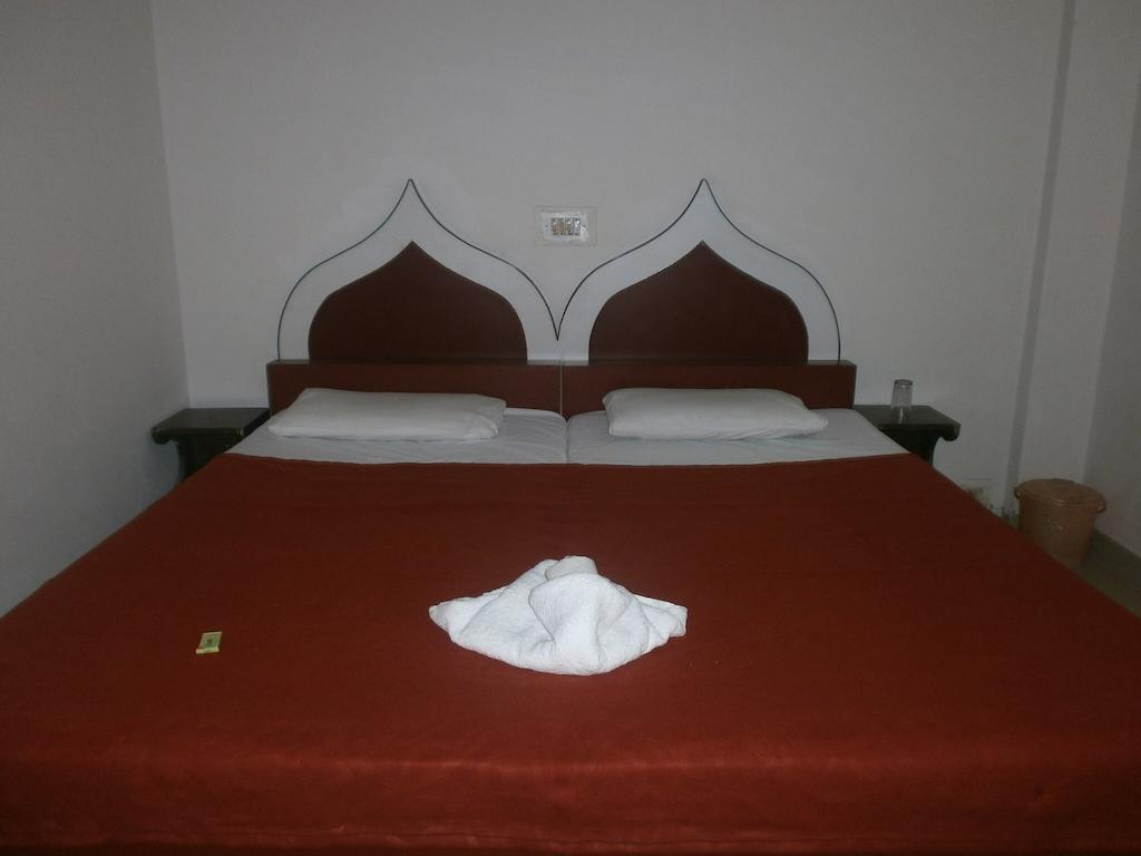 Hotel Safari آغْرا الغرفة الصورة