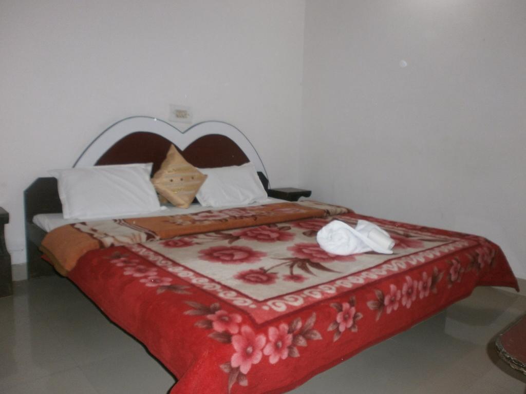 Hotel Safari آغْرا الغرفة الصورة