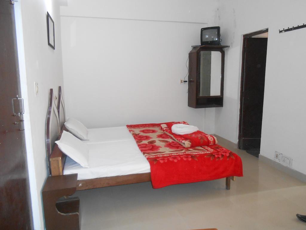 Hotel Safari آغْرا الغرفة الصورة