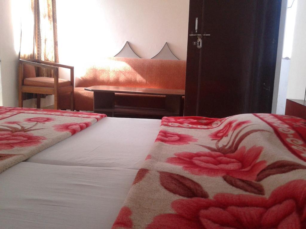 Hotel Safari آغْرا الغرفة الصورة